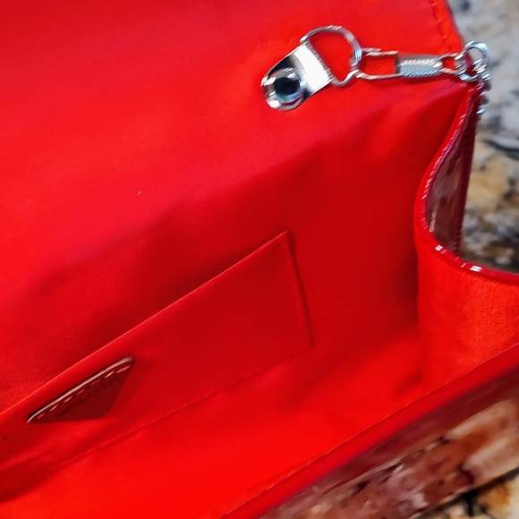 Wallyn's Red patent evening bag with silver stoned removable chain. NWT 9"X6" - Picture 4 of 16